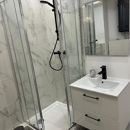 Nissa Bella Seafont / Promenade Des *