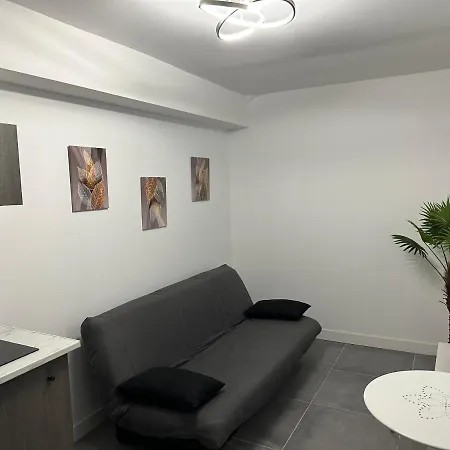 Nissa Bella Seafont / Promenade Des *